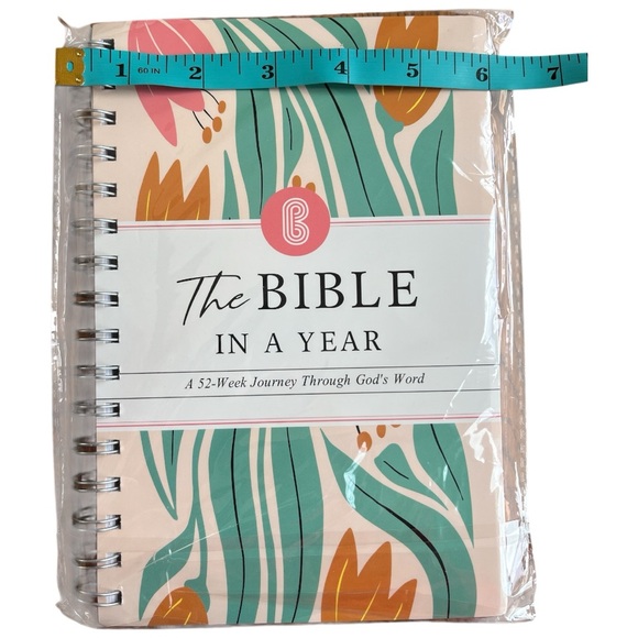 Bible in a Year - 52 week Study Guide for Women NEW! - Picture 8 of 9